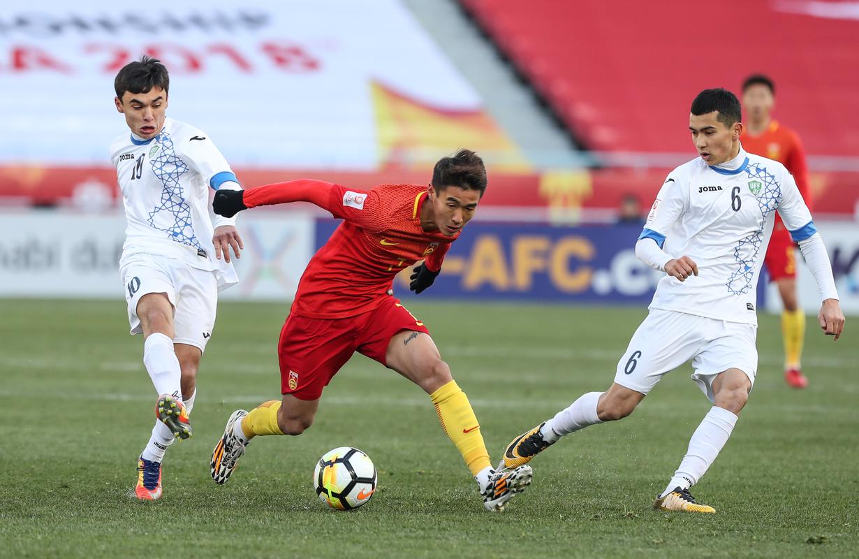中国对乌兹别克斯坦的比赛