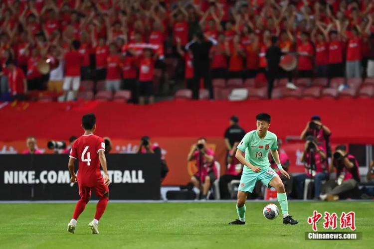 媒体人:中国足球是真的没人了