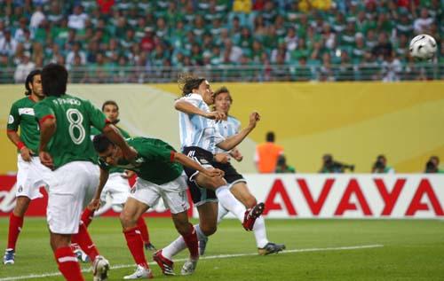 阿根廷晋级世界杯8强乌龙球